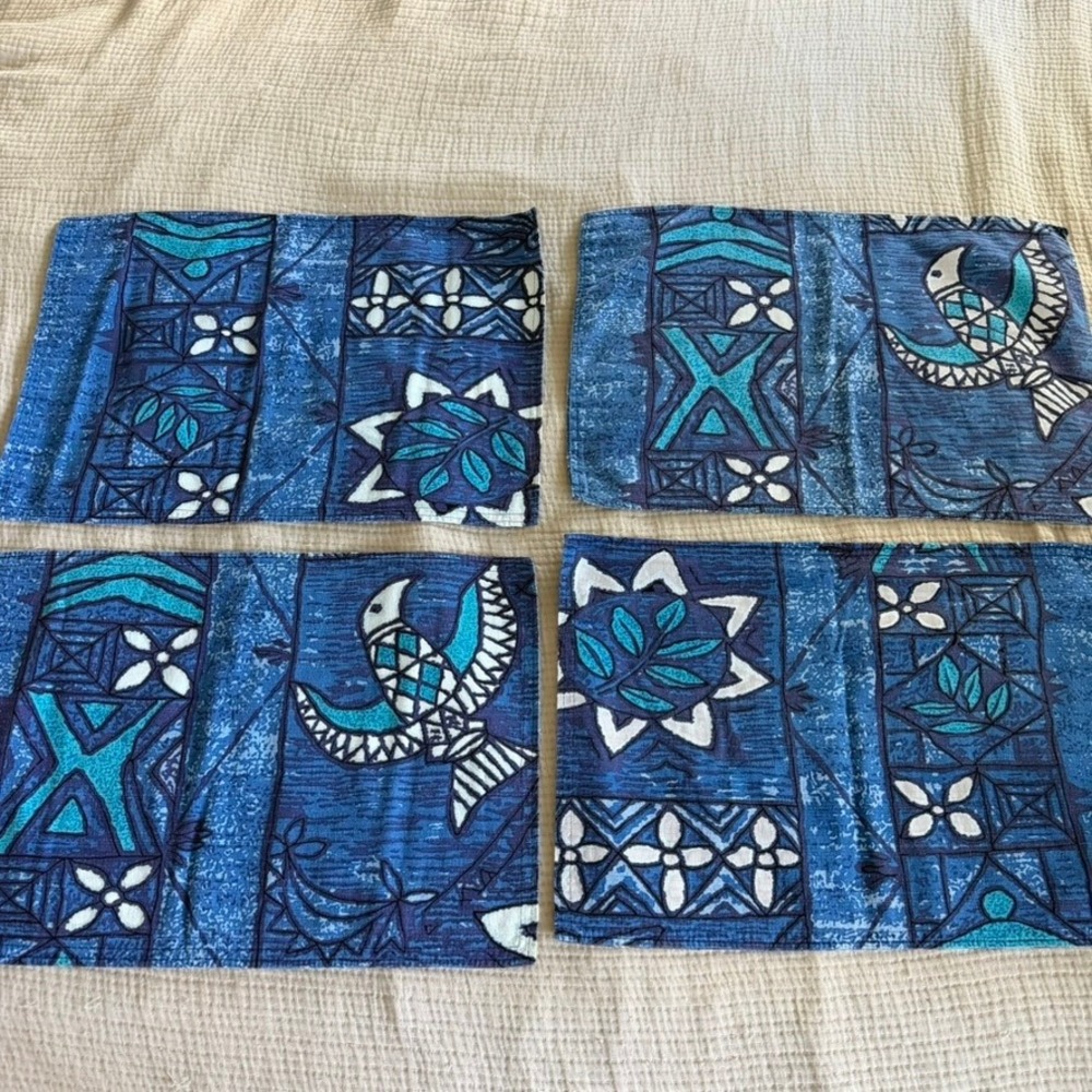 Mama's Fish House Maui Placemats Set of 4 Blue Polynesian Tribal Bird Tropical